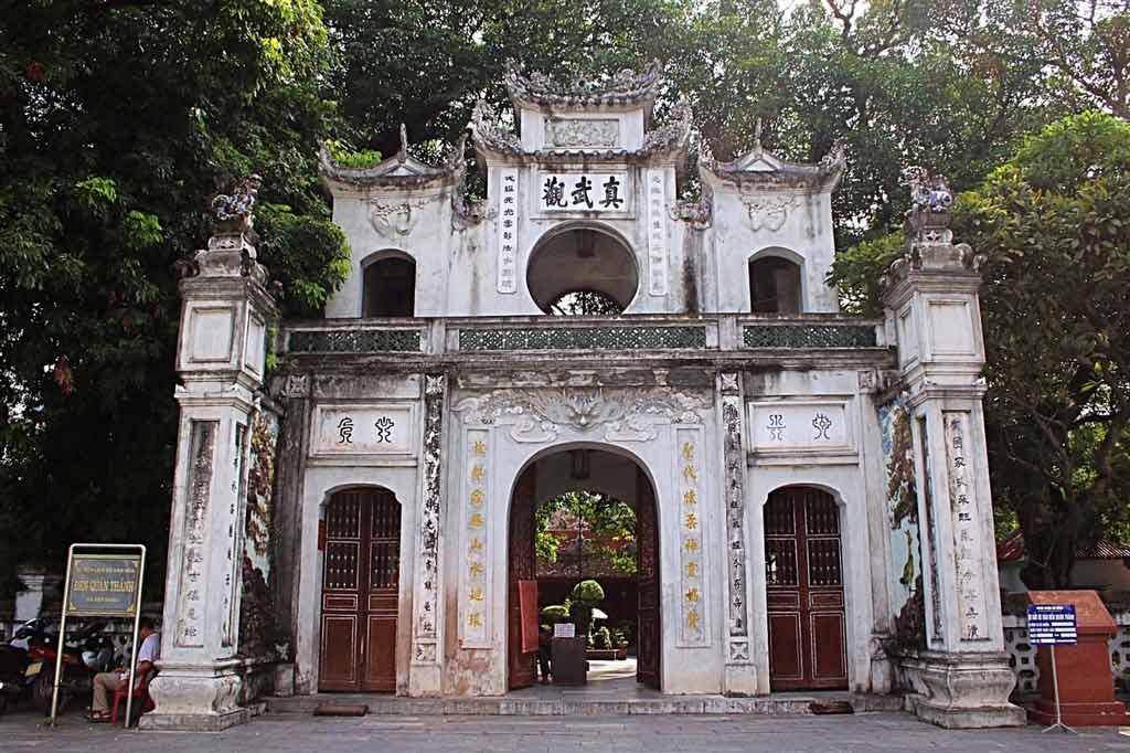 hanoi-quan-thanh-temple-01